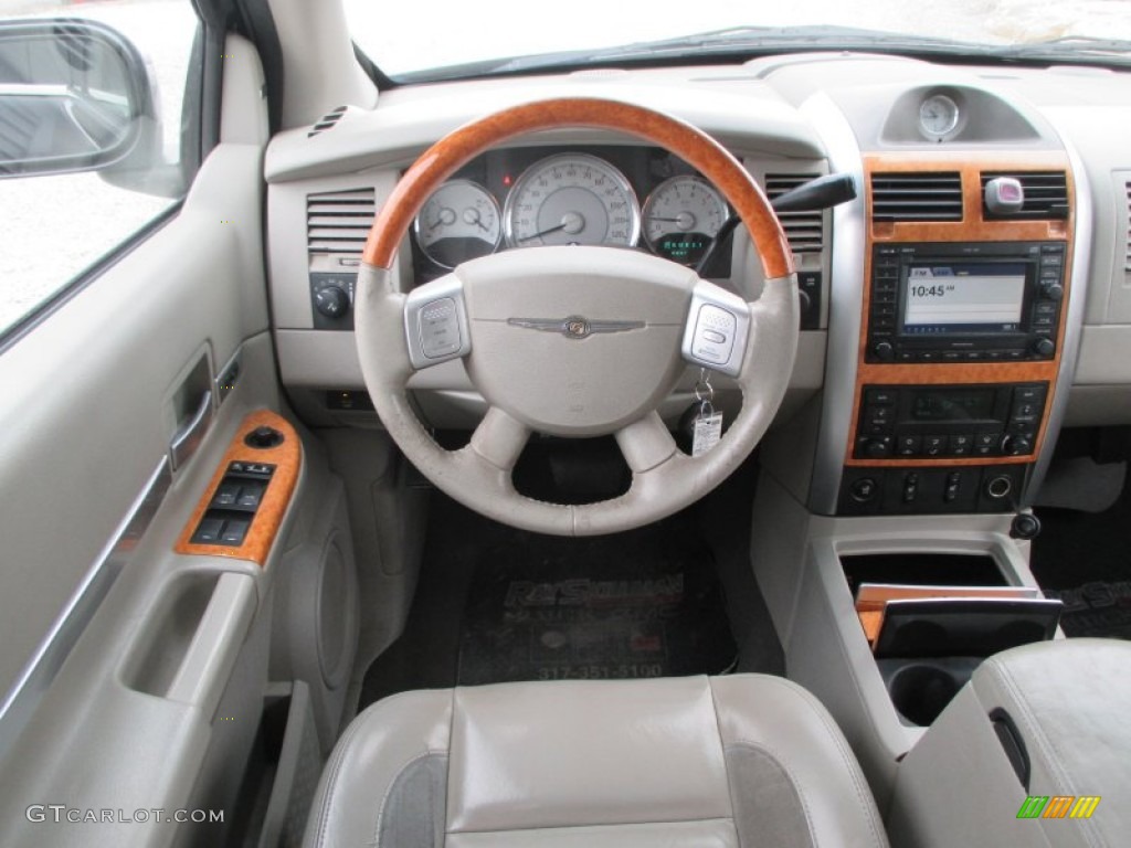2007 Aspen Limited HEMI 4WD - Brilliant Black Crystal Pearl / Dark Khaki/Light Graystone photo #16