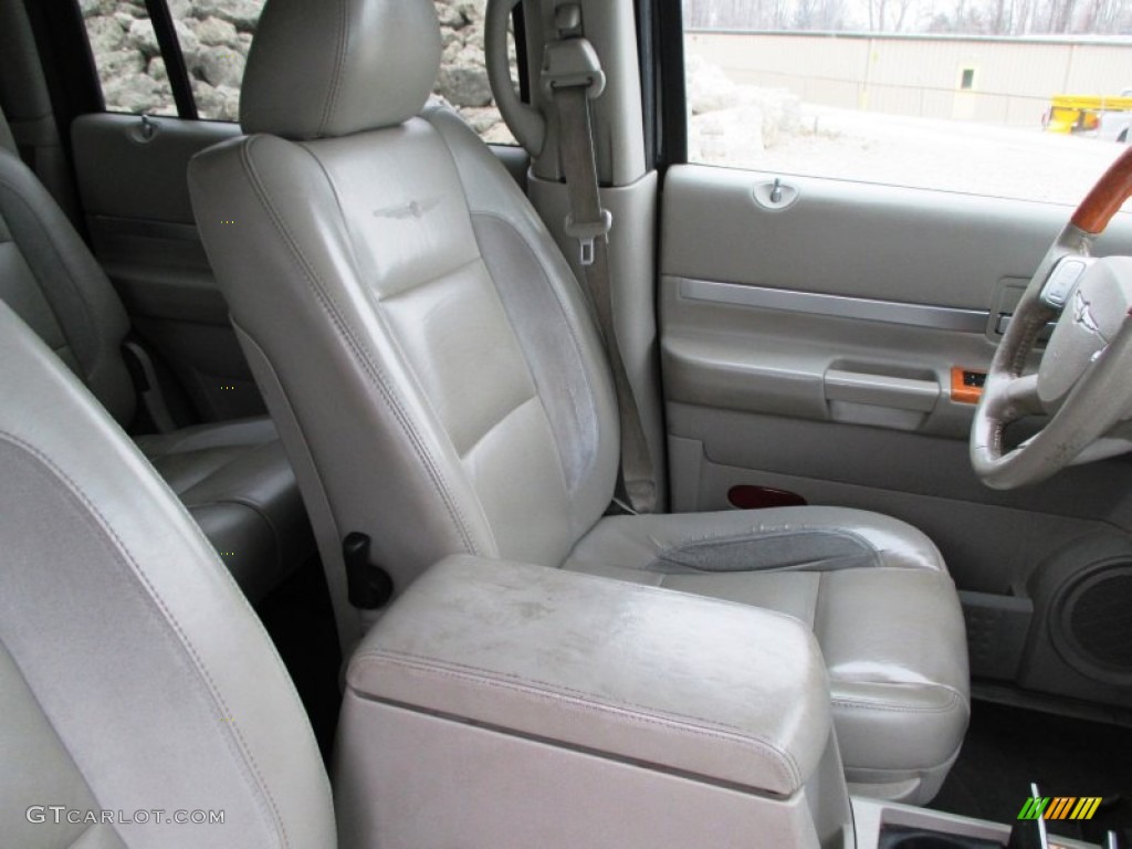 2007 Aspen Limited HEMI 4WD - Brilliant Black Crystal Pearl / Dark Khaki/Light Graystone photo #33