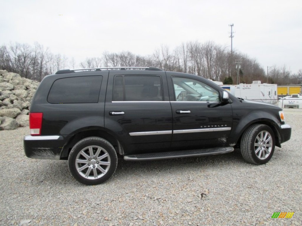 2007 Aspen Limited HEMI 4WD - Brilliant Black Crystal Pearl / Dark Khaki/Light Graystone photo #35