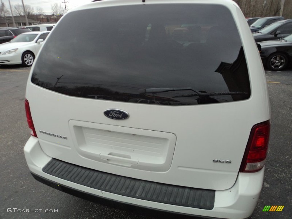 2004 Freestar SES - Vibrant White / Flint Grey photo #20