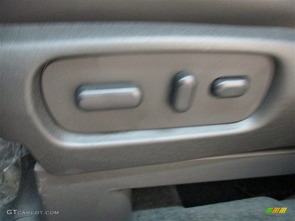 2015 Explorer XLT - Ingot Silver / Charcoal Black photo #20