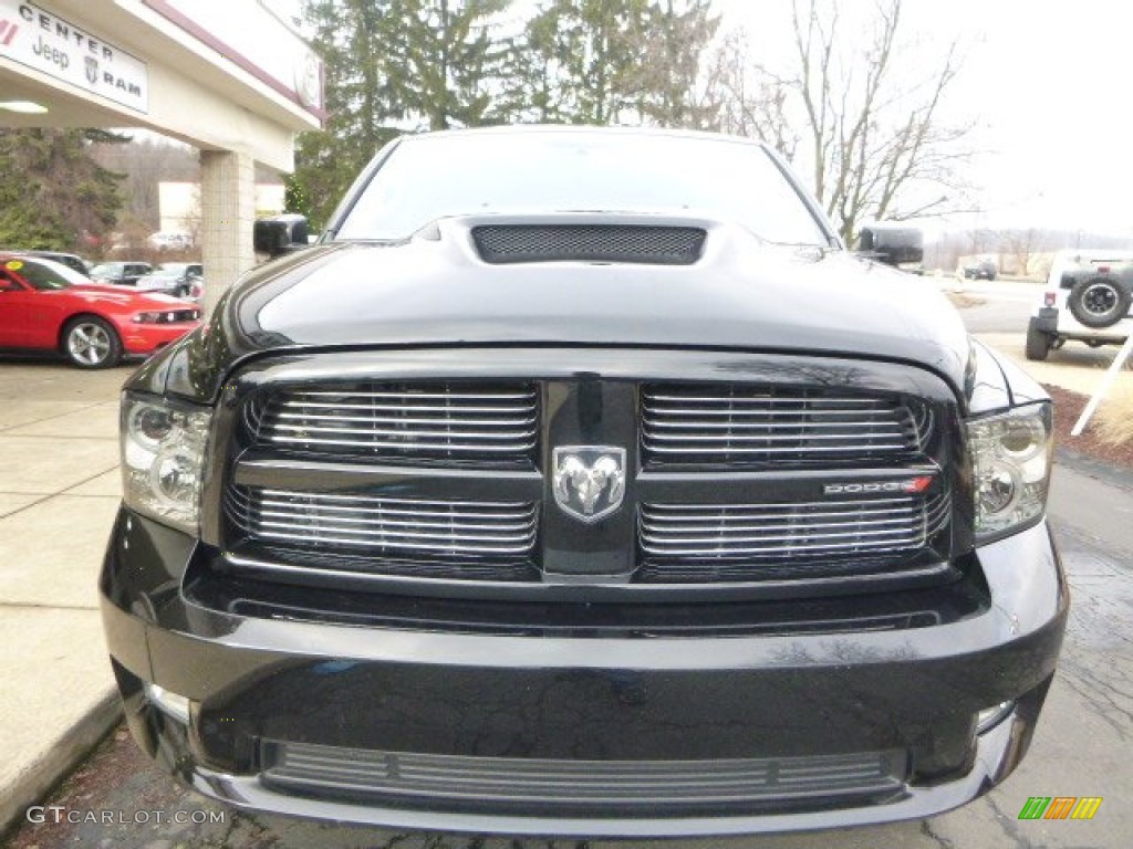 2012 Ram 1500 Sport Quad Cab 4x4 - Black / Dark Slate Gray photo #9