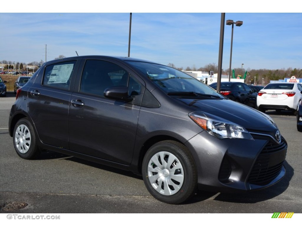 2015 Yaris 5-Door L - Magnetic Gray Metallic / Black photo #1