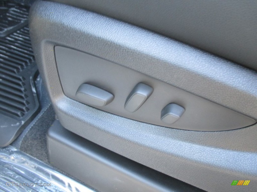 2015 GMC Sierra 3500HD SLT Crew Cab 4x4 Controls Photo #99942269