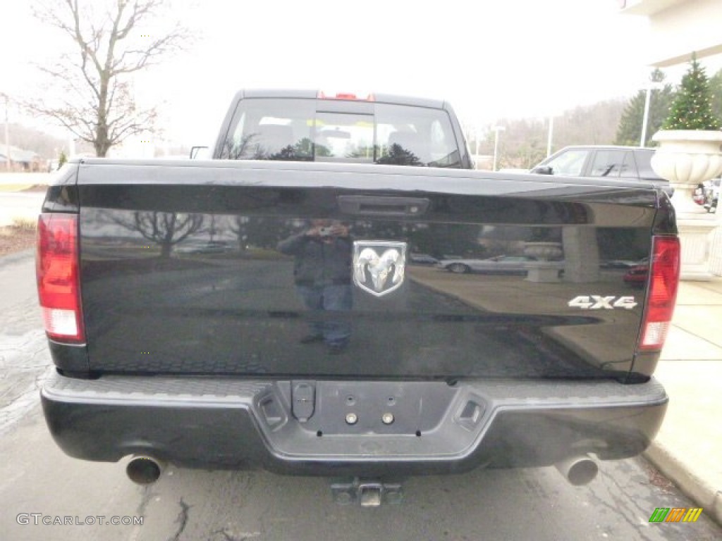 2012 Ram 1500 ST Regular Cab 4x4 - Black / Dark Slate Gray/Medium Graystone photo #5