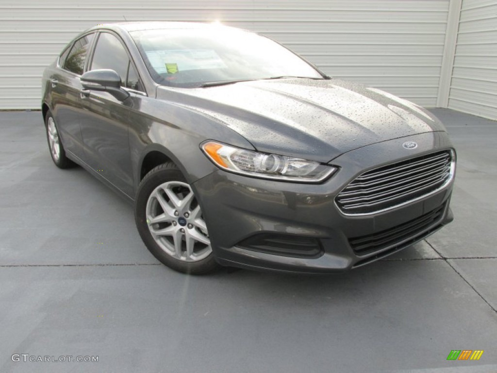 2015 Fusion SE - Magnetic Metallic / Charcoal Black photo #2