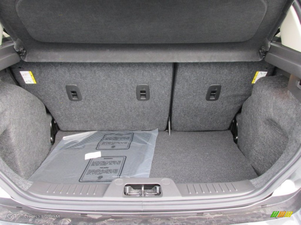 2015 Ford Fiesta SE Hatchback Trunk Photo #99947322