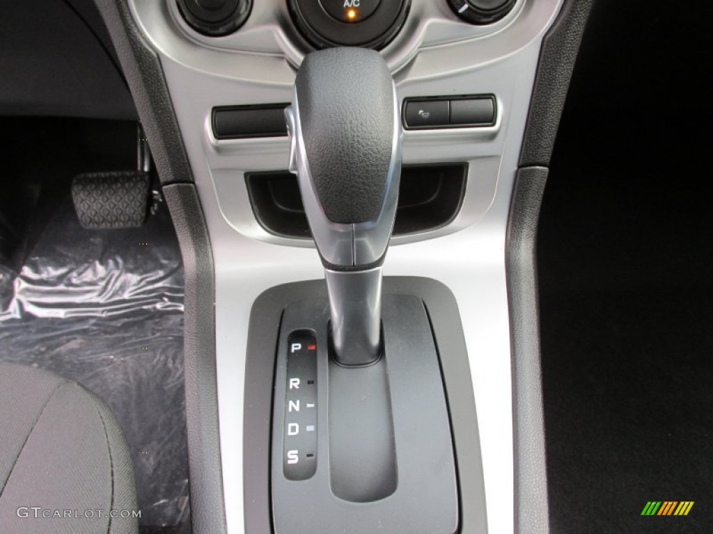 2015 Ford Fiesta SE Hatchback Transmission Photos