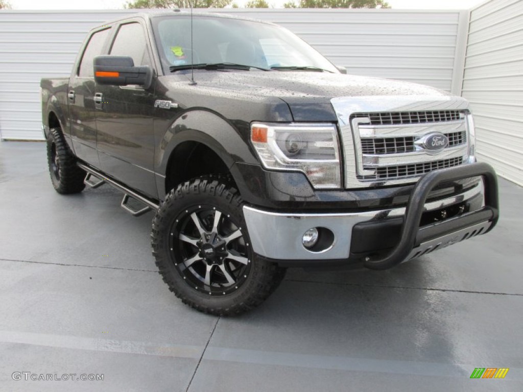 2014 F150 XLT SuperCrew 4x4 - Tuxedo Black / Steel Grey photo #2