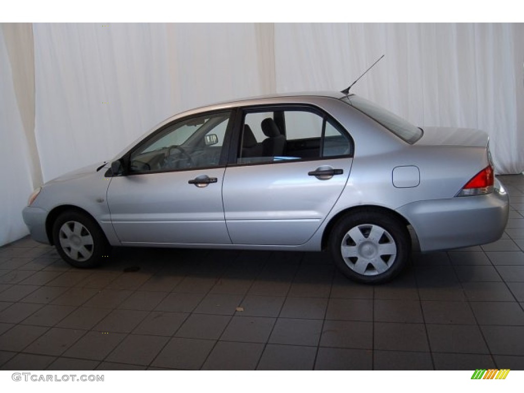2004 Lancer ES - Cool Silver Metallic / Gray photo #11