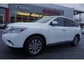 Moonlight White 2014 Nissan Pathfinder SL