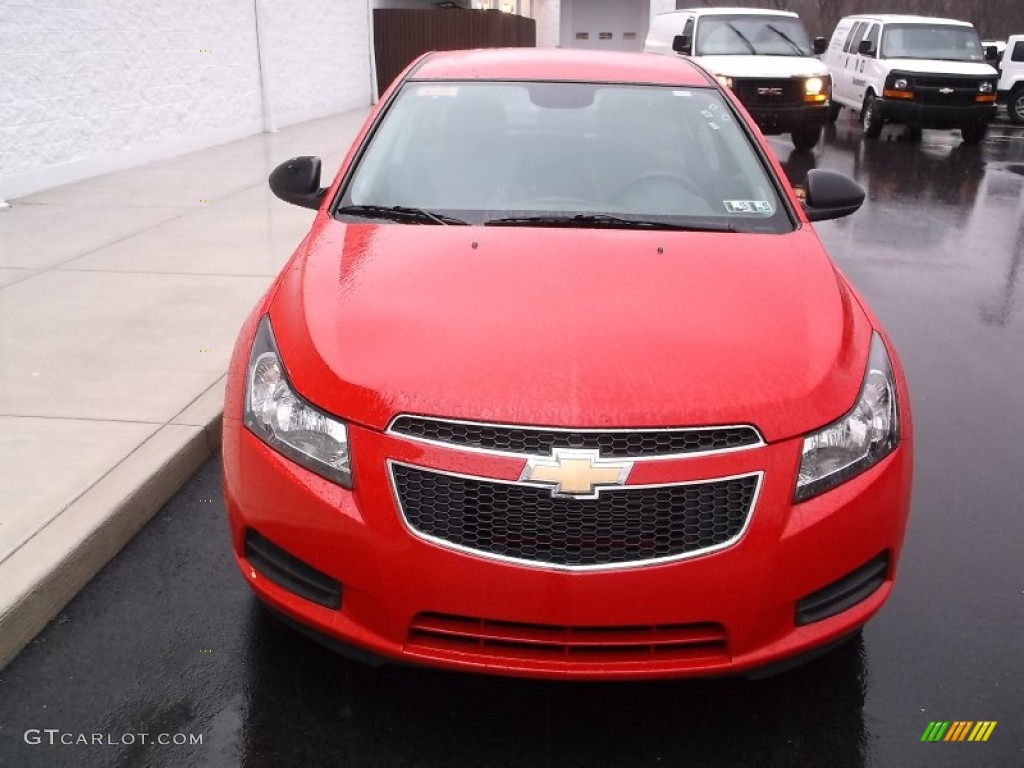2014 Cruze LS - Red Hot / Jet Black/Medium Titanium photo #4