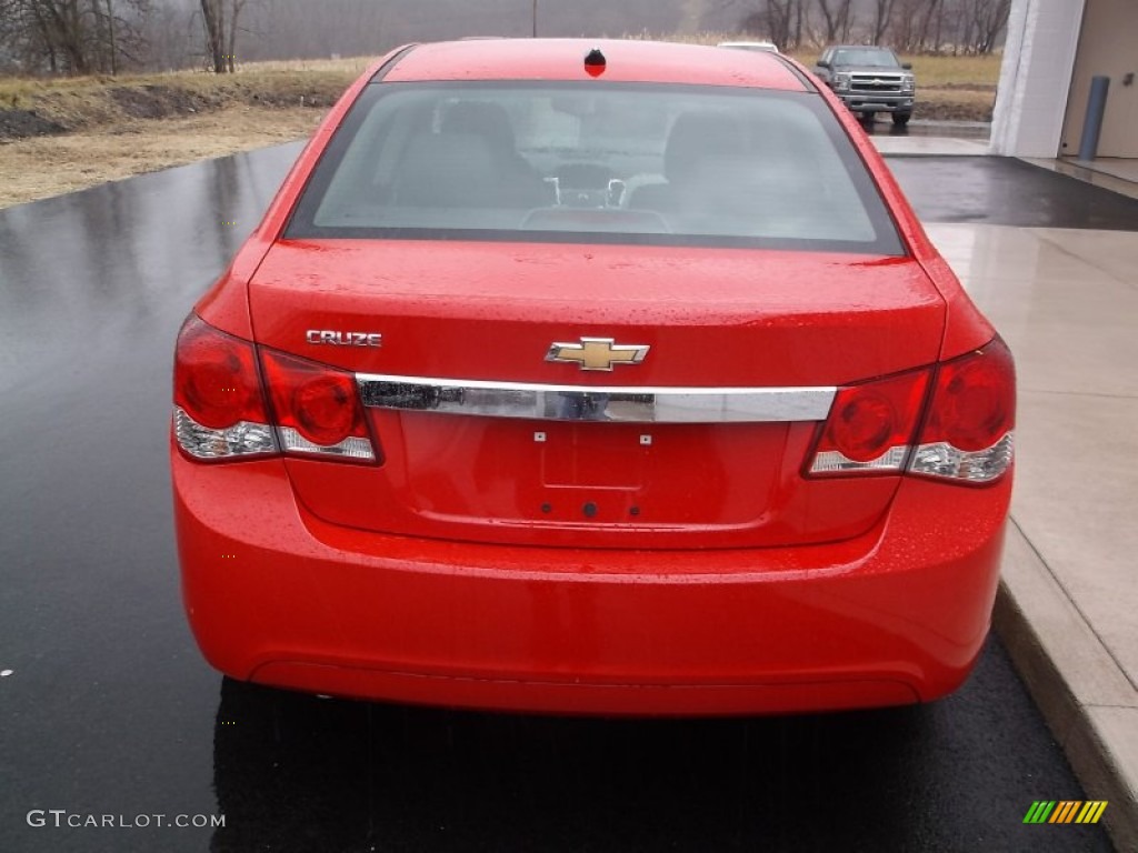 2014 Cruze LS - Red Hot / Jet Black/Medium Titanium photo #8