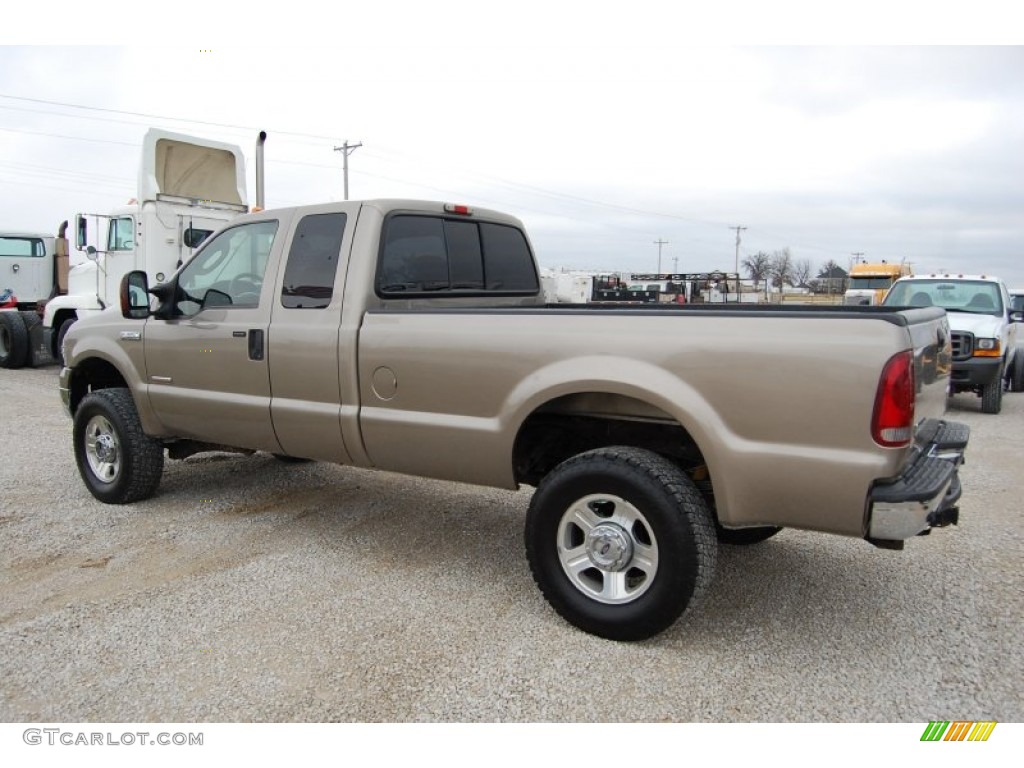 2006 F350 Super Duty Lariat SuperCab 4x4 - Arizona Beige Metallic / Tan photo #5